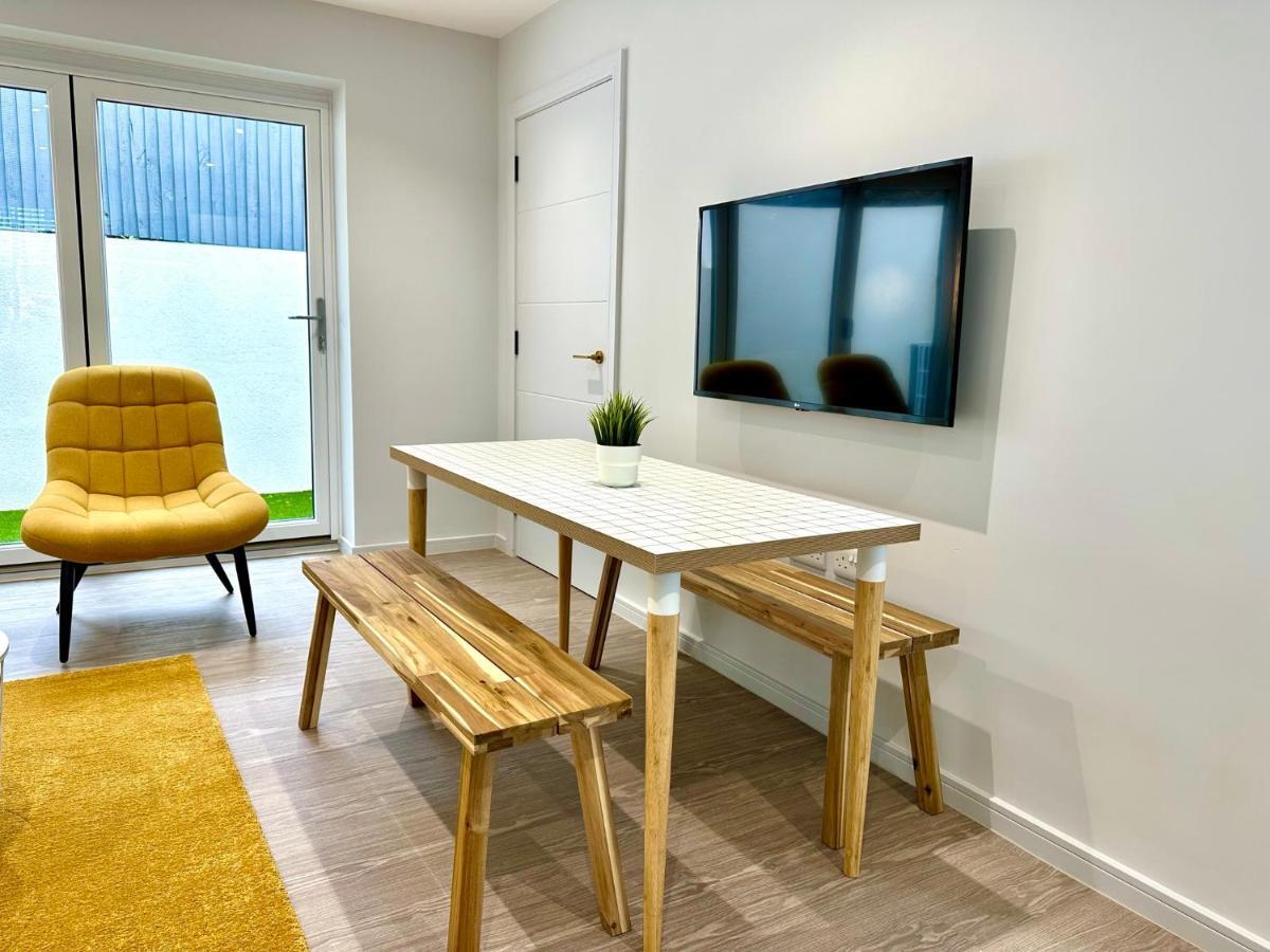 Stunning Brand New House - Sleeps 6 - Free Parking - Great Location - Fast Wifi - Smart Tv - Close To Poole & Bournemouth & Sandbanks المظهر الخارجي الصورة