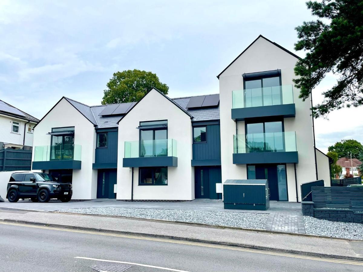 Stunning Brand New House - Sleeps 6 - Free Parking - Great Location - Fast Wifi - Smart Tv - Close To Poole & Bournemouth & Sandbanks المظهر الخارجي الصورة